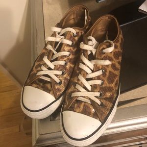 Giraffe sequin converse